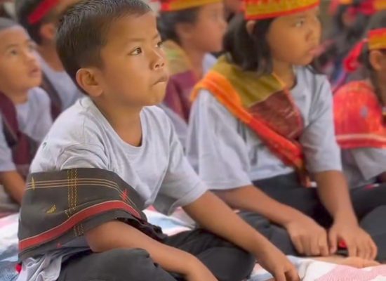 Tingkatkan Literasi, Bank Sumut Salurkan Bantuan CSR Rp69,8 Juta Kepada Anak-Anak di Kawasan Danau Toba