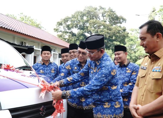 Pj Bupati Terima Mobil CSR dari Bank Mega Syariah, Diperuntukkan Sebagai Pajak Keliling