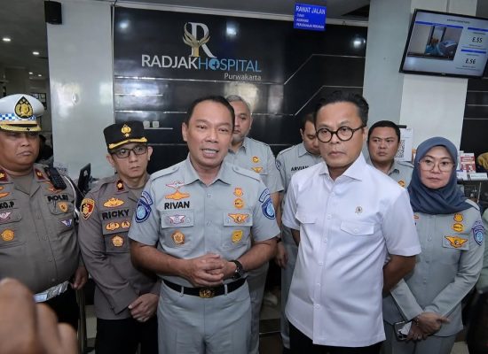 Wamen BUMN dan Dirut Jasa Raharja Tinjau Penanganan Korban Kecelakaan Tol Cipularang di Radjak Hospital