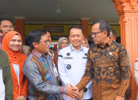 Wamendagri Apresiasi Bank Sumut Kucurkan CSR Dukung Gerakan Makan Sehat Bergizi Serentak