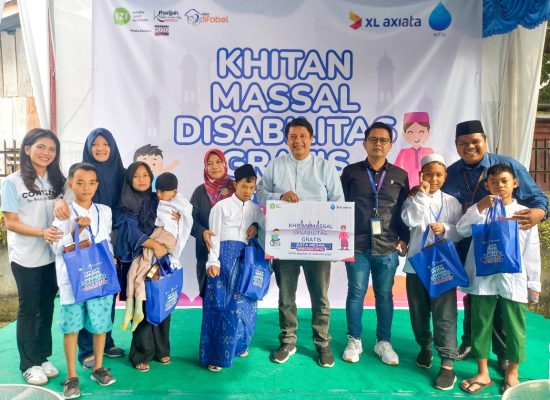 Karyawan XL Axiata Gelar Khitanan Puluhan Penyandang Disabilitas