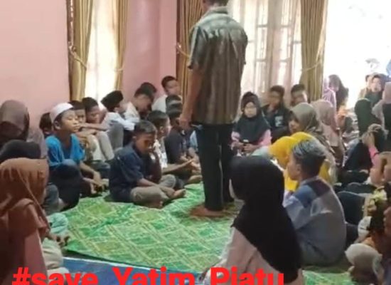 Peduli Anak Yatim, Pengusaha Kotanopan Terus Berbagi Santunan Setiap Jumat