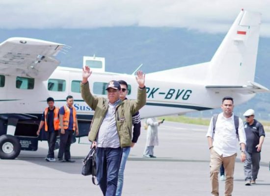 Perdana!!! Bupati Madina Mendarat di Bandara AHN, Masyarakat Madina bisa naik pesawat ke Medan