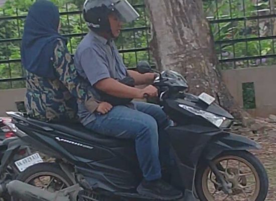 KTU Kemenag Nisel Menghindar Dari Wartawan