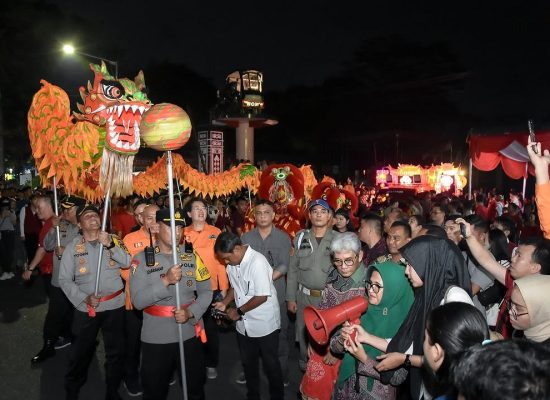 Meriahkan Perayaan Cap Go Meh: dr Susanti Lepas Pawai Barongsai dan Naga Liong