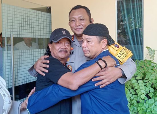 Kapolres Kota Tanjungbalai satukan Dua  Keluarga Besar Drs. Hj. Lamsari dan M. Rasyid Ridho