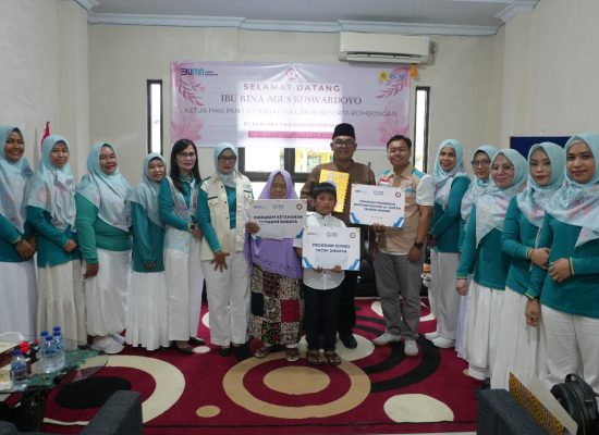 Sambut Ramadhan 1446 H, PIKK PLN UID SUMUT dan YBM PLN Salurkan Bantuan Ketahanan Ekonomi dan Mushaf Qur’an