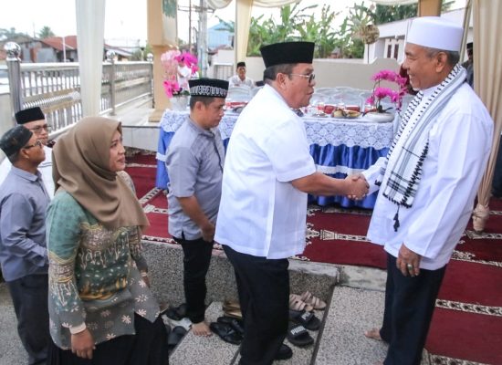 Hadiri Buka Puasa Bersama di Masjid Istiqomah, Wesly Ajak Masyarakat Hidup Rukun dan Damai