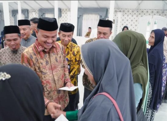 Wali Kota Tanjungbalai Hadiri Festival Ramadhan 2025 dan Pendistribusian Bingkisan Ramadhan Kepada Penerima Zakat