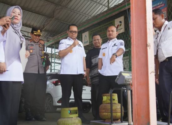 Wali Kota dan Wakil Wali Kota Tanjungbalai Tinjau Harga Sembako, Ketersediaan LPG dan BBM Jelang Lebaran