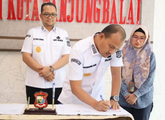 Wali Kota Tanda Tangani MOU Antara Pemko Tanjungbalai dengan PT. PLN UID Sumut Terkait Ketenagalistrikan