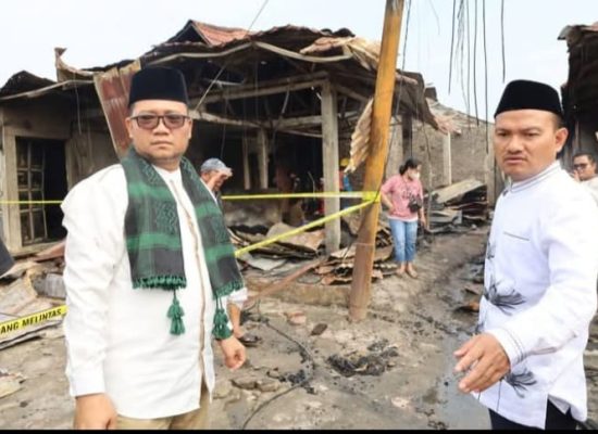 Wali Kota dan Wakil Wali Kota Tanjungbalai Kunjungi Pasar TPO, Ratusan Kios Pedagang Dilalap Sijago Merah