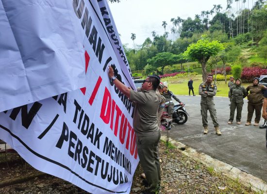 Satuan Polisi Pamong Praja Deli Serdang Segel Bangunan Tak Berizin Milik PT. Nirvana Memorial Nusantara