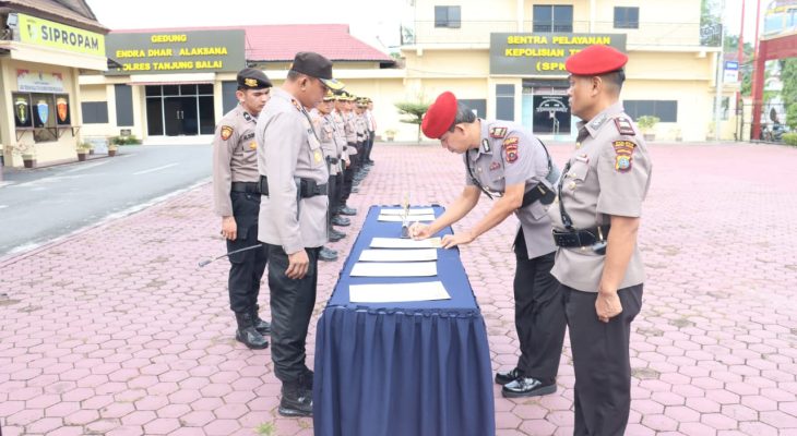 Kapolres Tanjung Balai Serah Terimakan Jabatan Kasat dan Kasiwas