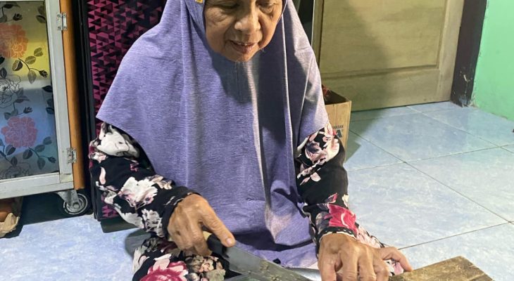 Selama 55 Tahun Menabung, Alhamdulillah Ibu Pedagang Sate di Penyabungan Naik Haji