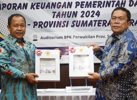 Wesly Bersama Ketua DPRD Timbul Lingga Terima Hasil Pemeriksaan BPK, Pemko Pematangsiantar Raih Opini WTP