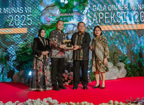 Wesly dan Peserta Munas VII APEKSI Hadiri Gala Dinner di Taman Surya Balai Kota Surabaya
