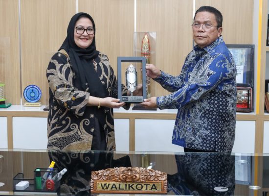 Wesly Tandatangani MoU Jaminan Sosial Ketenagakerjaan bagi Pekerja Rentan di Pematangsiantar