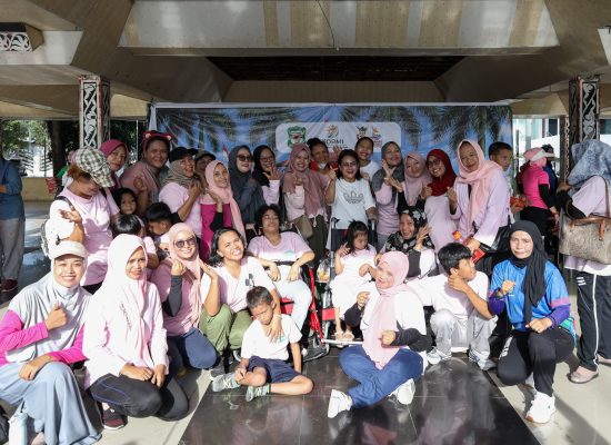 Ny Liswati Wesly Silalahi Senam Bugar Bersama KORMI dan Masyarakat