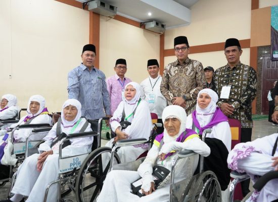 360 Jemaah Calhaj Kloter 21 Embarkasi Medan Diberangkatkan ke Tanah Suci