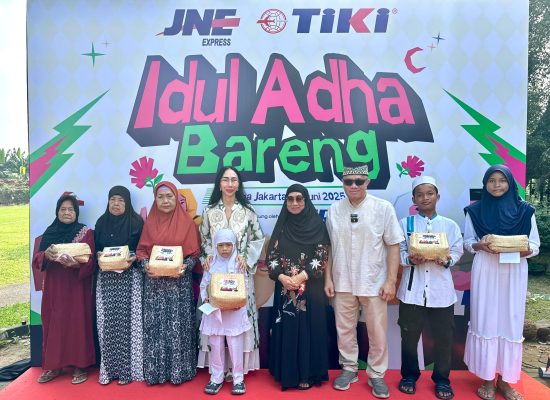 Semangat Berbagi dan Kebersamaan Idul Adha 1446 H, JNE Kurban 74 Ekor Sapi dan 139 Ekor Kambing