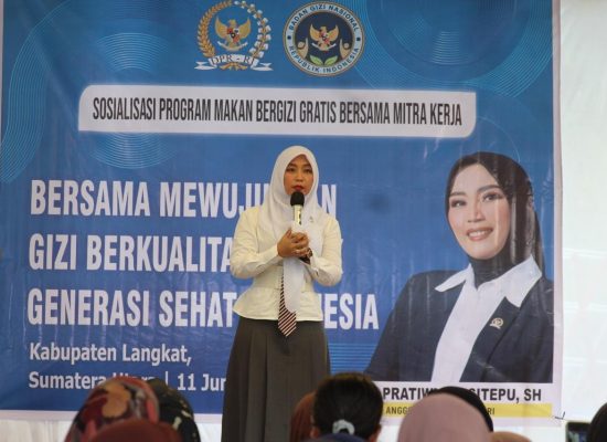Warga Desa Pekan Gebang Mendapat Sosialisasi Penguatan Gizi dari DPR RI dan BGN