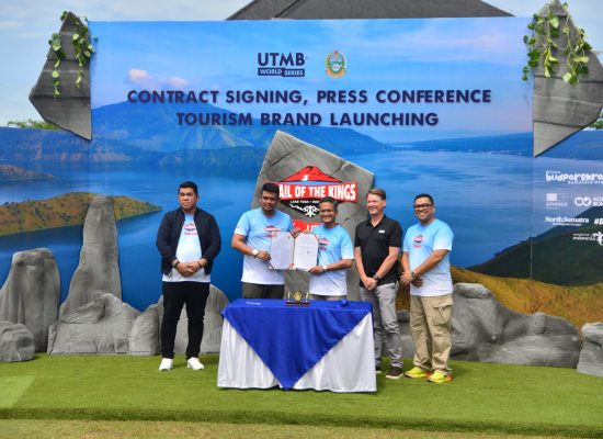 Gubernur Bobby Tandatangani Kerjasama Strategis, UTMB® Pilih Danau Toba Jadi Tuan Rumah Trail Run Dunia