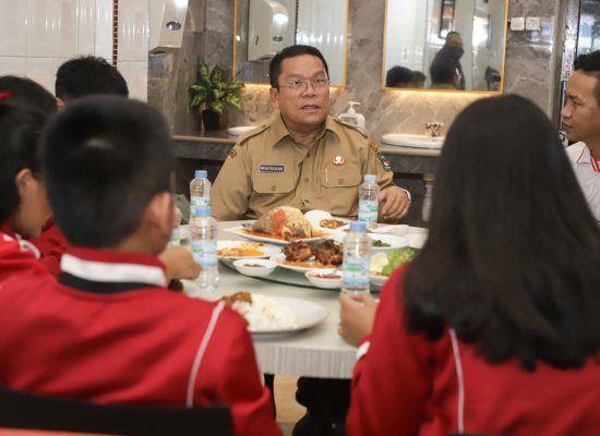 Wesly Ramah Tamah Bersama Atlet-atlet Berprestasi di World MMA Championship 2025