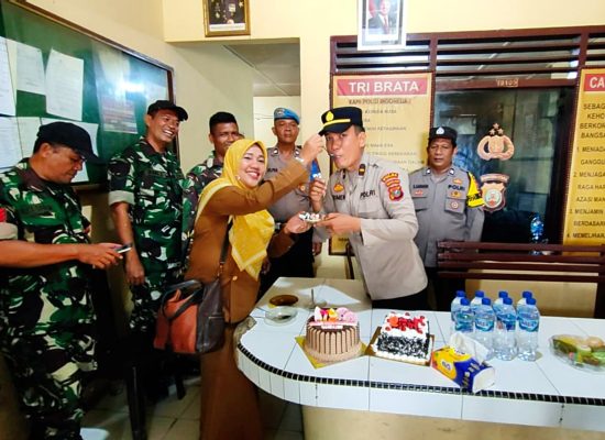 Kejutan Manis dari TNI: Dua Kue Ultah Hiasi HUT ke-79 Polri di Tanjung Beringin