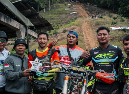 Raja Tanjakan Sumut 2025, Rider Sugihar Buktikan Kemampuan di Motocroos Event SS2 Advanture Medan di Karo