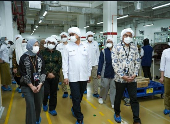Kepala BPOM Kunjungi Fasilitas Riset dan Produksi ParagonCorp, Tegaskan Komitmen Pengawasan Kolaboratif dan Inovatif