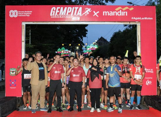 Wesly Lepas Peserta Gempita Kemerdekaan Run ‘Agak Lari Kelen’