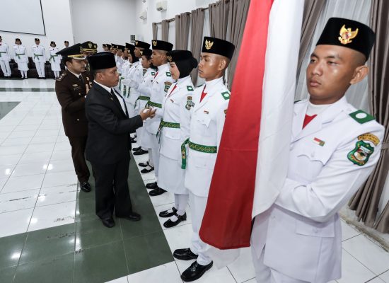 Wesly Diwakili Junaedi Sitanggang Kukuhkan Paskibraka Kota Pematangsiantar Tahun 2025