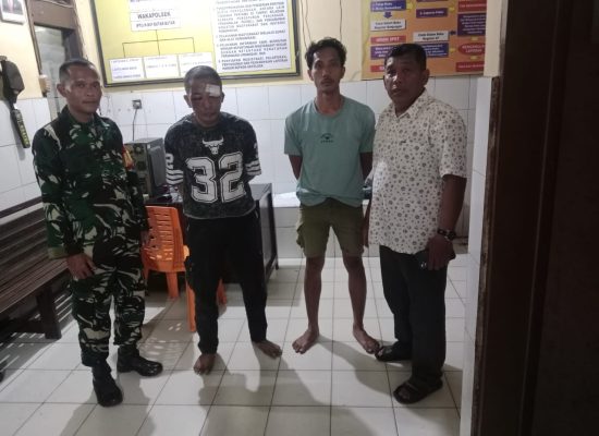 Diteriaki “maling! maling!”Pelaku Curanmor Babak Belur Usai di Ringkus TNI dan Perangkat Desa