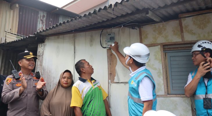 Kado HUT RI ke-80, 95 Keluarga di Sumatera Utara Kini Miliki Akses Listrik Sendiri
