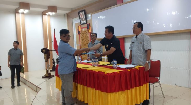 Honorer Nias Selatan Gelar Aksi Damai di Kantor Bupati. Sokhiatulo Laia : Keinginan Saudara Kami Mendengar & Memahami