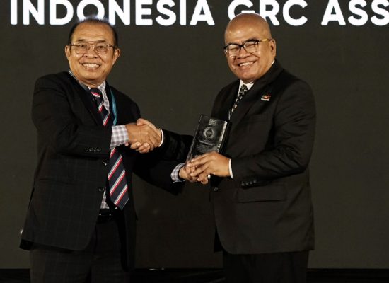 Amien Sunaryadi Raih GRC Lifetime Achievement Award 2025 atas Dedikasi Memajukan Governansi dan Anti Korupsi