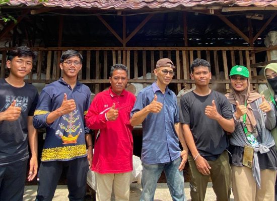 Kunjungan ke Pemerasan Susu Sapi di Desa Bandar Baru, Mahasiswa KKN UNIVA Medan Dukung UMKM Lokal