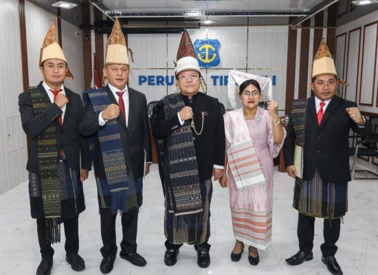 Wesly Angkat dan Serahkan SK kepada Tiga Dewas PDAM Tirta Uli: Fidelis, Dedy, dan Ilal