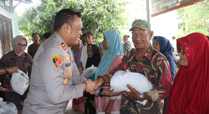 Bersama Forkopimda, Kapolres Tanjungbalai Ikuti Pendistribusian Infaq