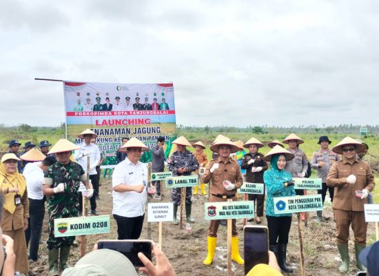 Dukung Program Nasional, Polres Tanjungbalai Bersama Pemkot Tanjungbalai Tanam Jagung