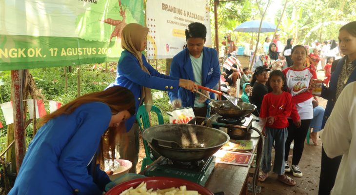 Mahasiswa UPER Diversifikasi Olahan Singkong, Dongkrak Ekonomi Desa Barengkok