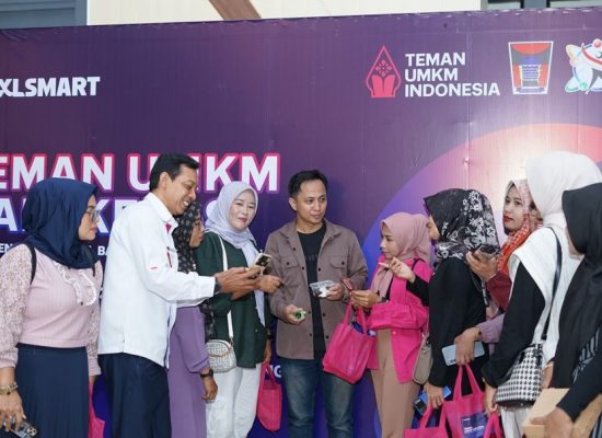 XLSMART Perluas Jaringan dan Dukung UMKM Lewat Program “Teman UMKM Naik Kelas” di Padang