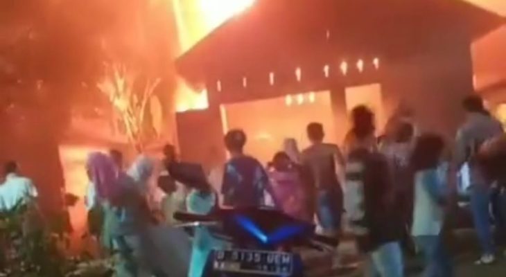 Kebakaran Hebat Hanguskan Rumah dan Gudang di Muara Batang Angkola, Kerugian Capai Rp 100 Juta