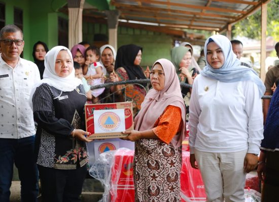 Jenguk Korban Kebakaran, Wabup Madina Pastikan Fasilitasi Administrasi Kependudukan