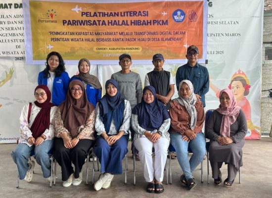 Hari Pariwisata Sedunia: UPER Dorong Keberlanjutan Pariwisata Halal di Desa Alamendah