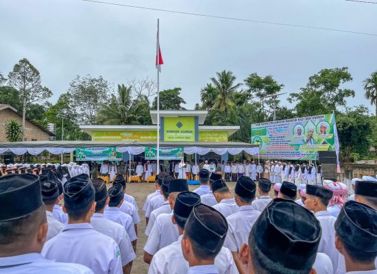 Herlina Inspektur Upacara Peringatan Hari Santri Nasional di Ponpes Mahabbaturrosul SAW