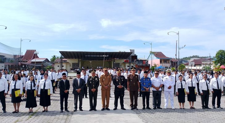 Wabup Nisel Serahkan SK 159 PPPK Formasi I Tahun 2024