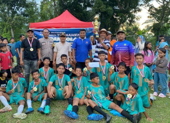 Parit Kaca II Juara 1 Kades Cup di Turnamen Sepak Bola Desa Teluk Kecamatan Secanggang