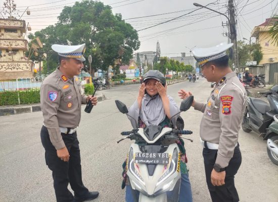 Ciptakan Kelancaran Lalu Lintas, Satlantas Polres Tanjung Balai laksanakan Pengaturan Jalan Pagi Hari